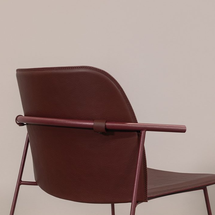 Poltroncina-ponte-airnova-arredamento-design-leather-furnishing-02-r0ceq0myijr9stl4glwc7ntnswvwq57ckhroa5177q.jpg