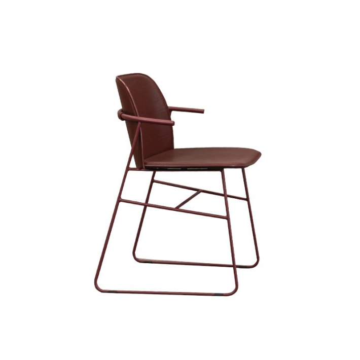Poltroncina-ponte-airnova-arredamento-design-leather-furnishing-00-r0cepwvlr7m4idql2k9txortfdefvcsf7z5qd16rwm.jpg