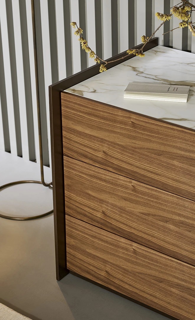 dresser2.jpg