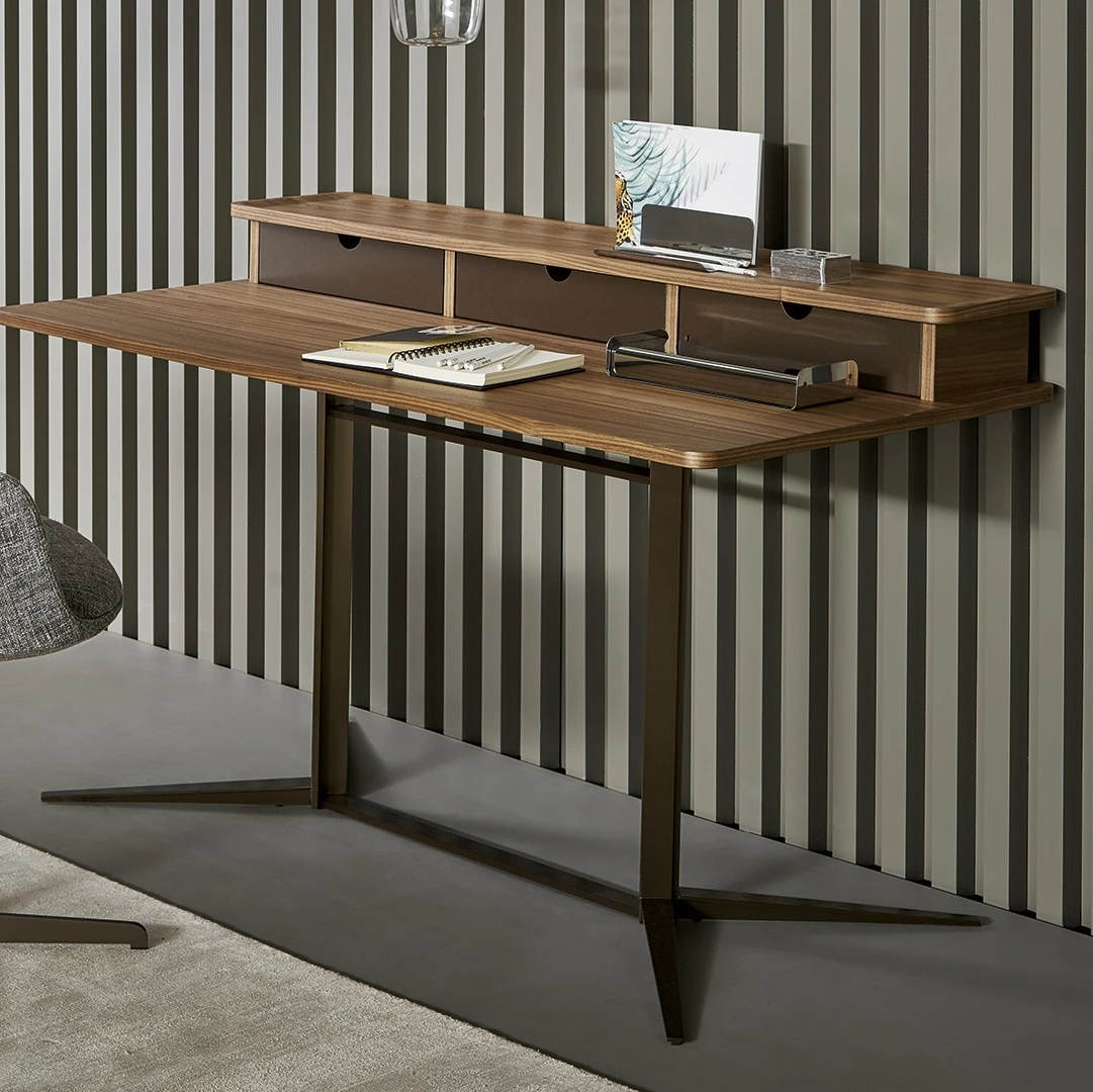 Nelson Desk