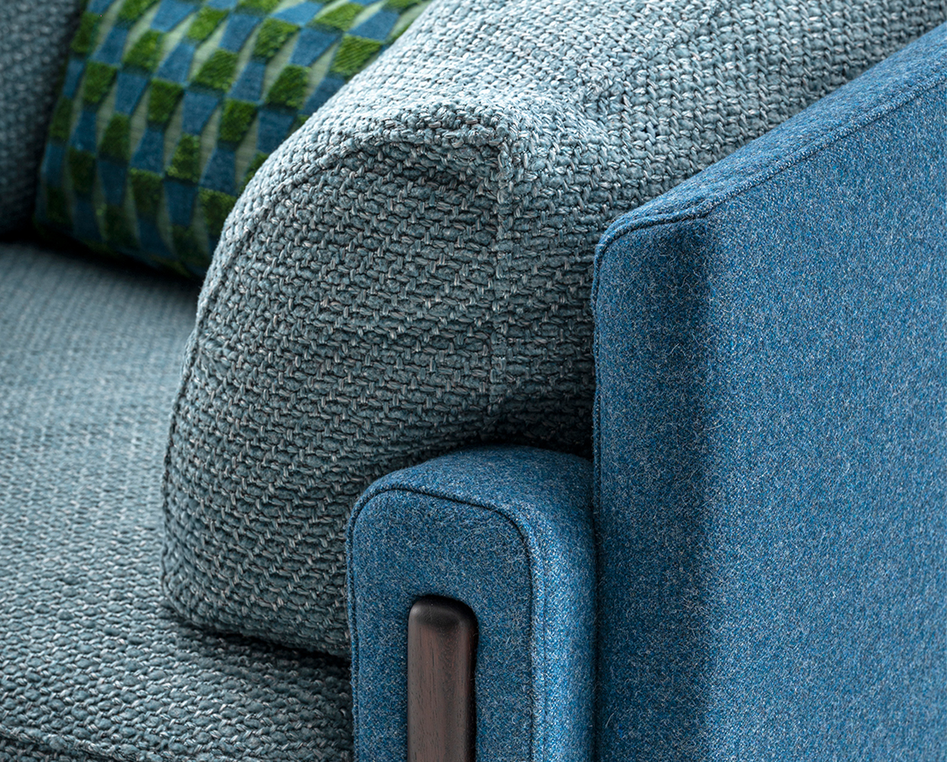 vesta-armchair-turri-detail.jpg