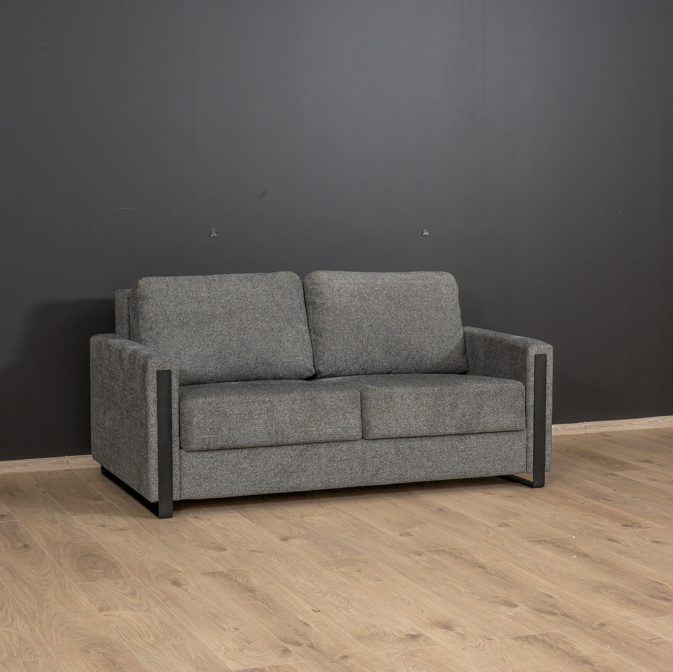 Mia-FullXL-Maple-Charcoal-2.jpg