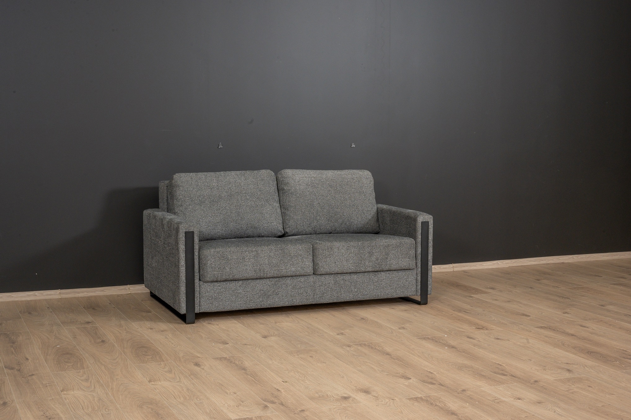 Mia-FullXL-Maple-Charcoal-2.jpg