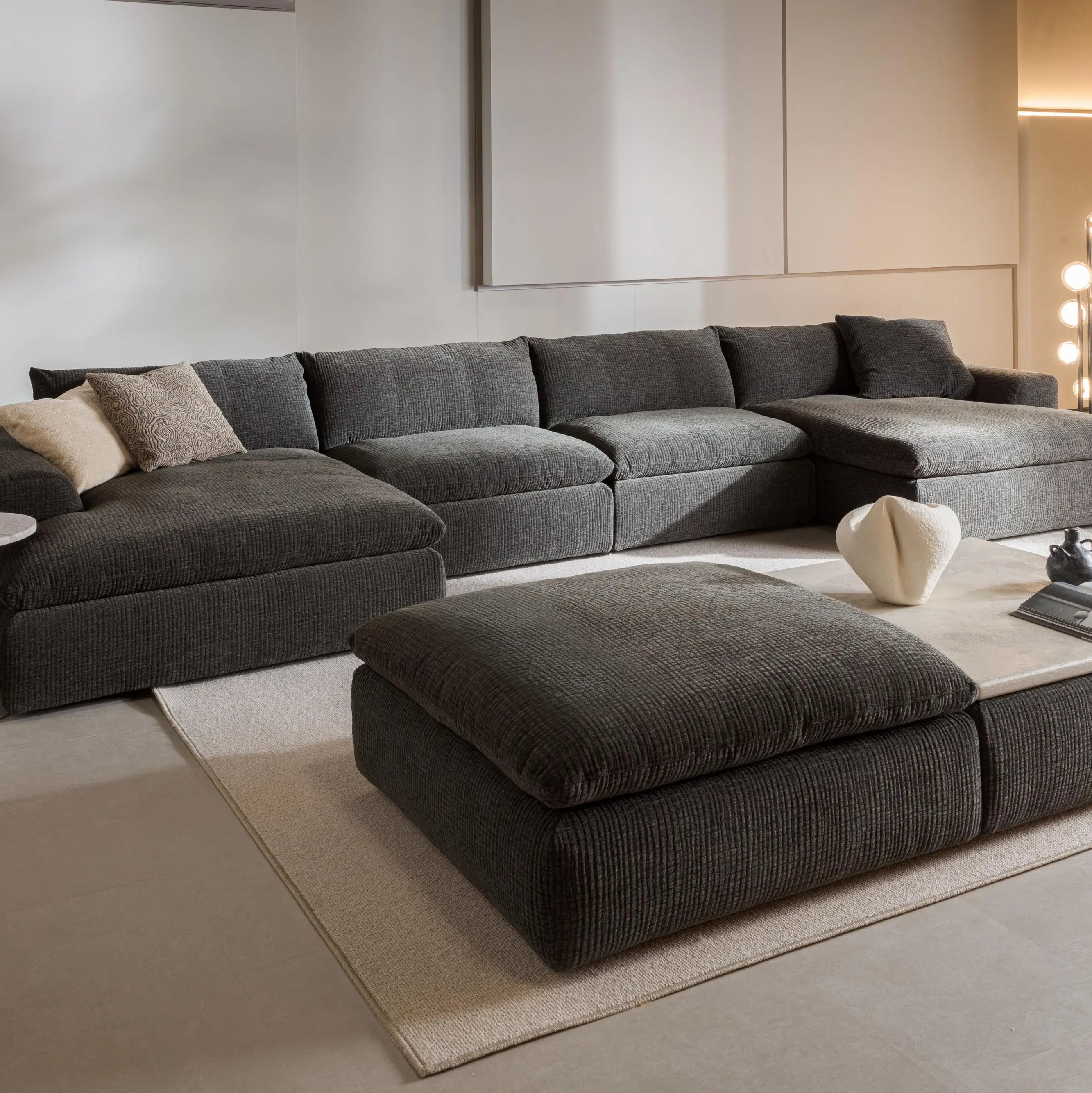 juno_u_shaped_sectional_sofa_02.jpg