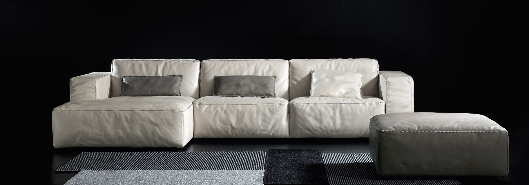 Oxer Sectional Sofa with Chaise - Thumbnail 4