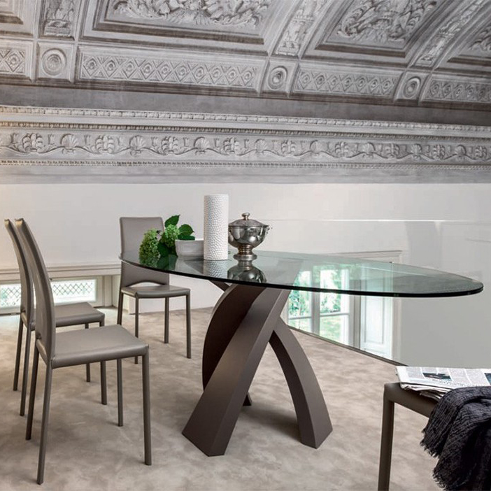 Eliseo Dining Table