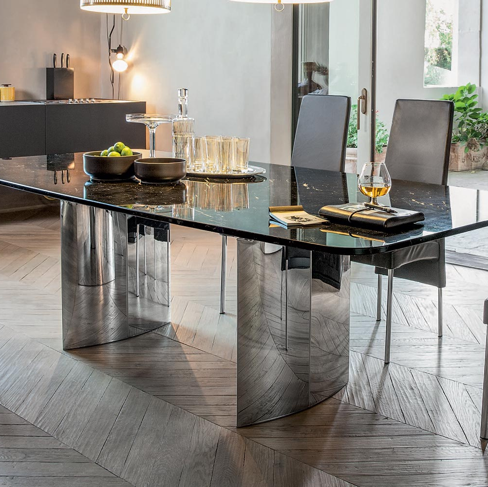 Manhattan Dining Table