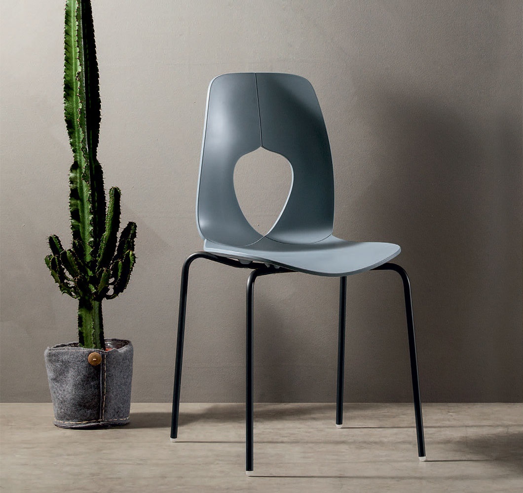 hole-chair-01.jpg