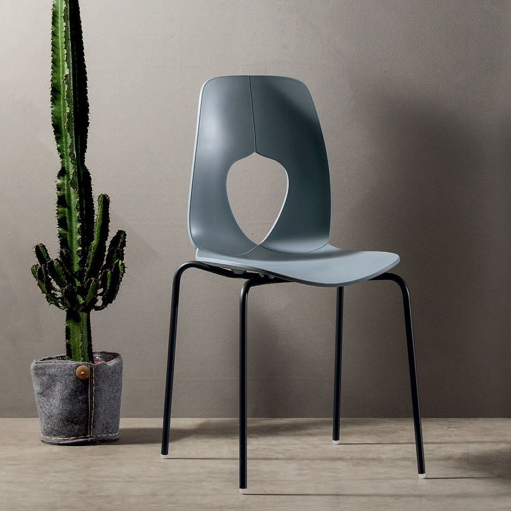 hole-chair-01.jpg